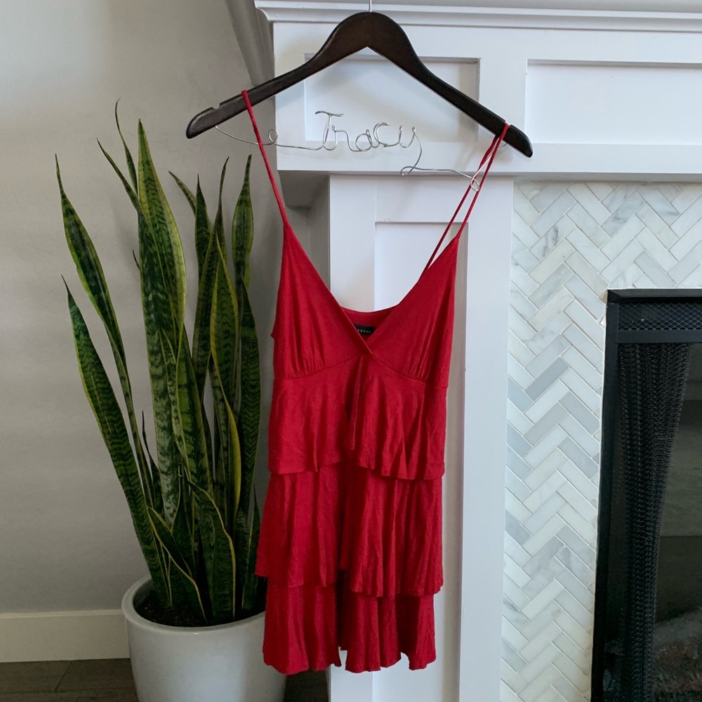 🔥4/$15🔥 
Forever 21 Red Ruffled Top